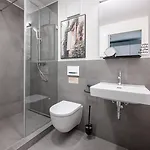 Limehome Elsenhansstr * שטוטגרט
